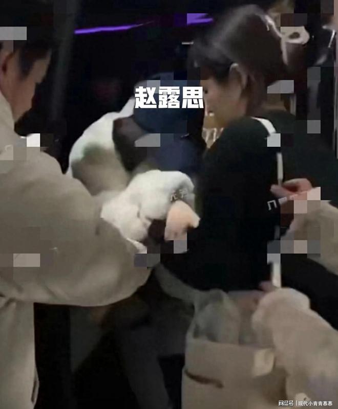 无法说话无法行走鼻子插管知情人曝病因凯发K8国际版赵露思治疗画面曝光！(图2)
